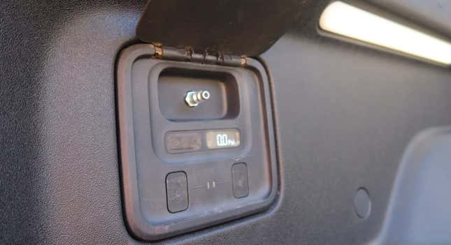 Image for article titled Your Guide To The 2022 Rivian R1T Electric Pickup's Incredible Gadgets