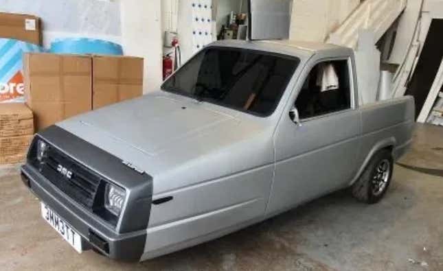 Image for article titled John DeLorean's Alleged Son Is Building A Bizarre DMC-12 Clone Out Of A Three-Wheeler