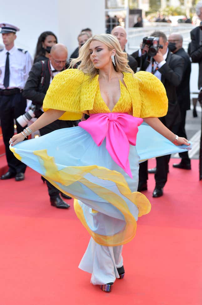 Image for article titled Cannes Red Carpet 2022: Vintage Glamour, Floofballs, and a Vagina Dress