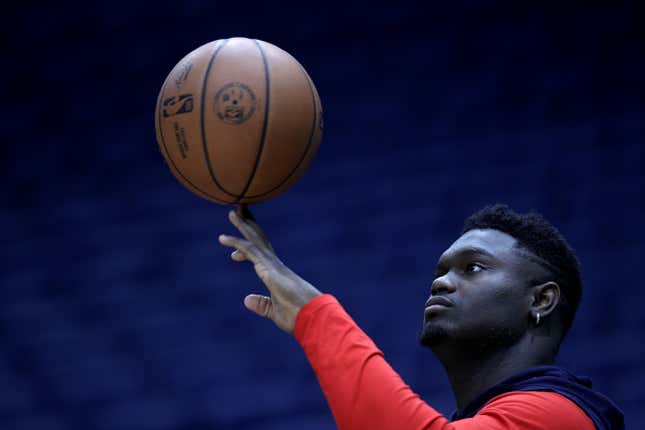 Image for article titled A tribute to the omnipresent NBA stars who never played a minute