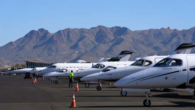 Image for article titled Taxpayers Are Footing the Bill for Rich People&#39;s Private Jet Flights