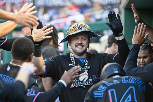 Marlins complete sweep of Nationals to improve to 10 games over