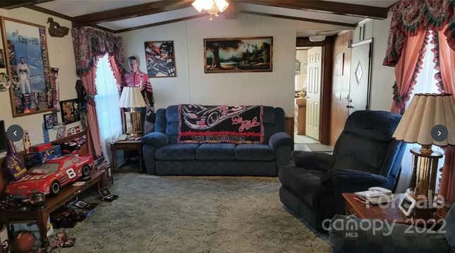 Image for article titled I Can't Stop Thinking About The Dale Earnhardt House
