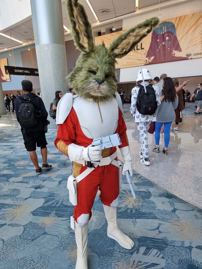 Image for article titled Here&#39;s Some of Star Wars Celebration 2022&#39;s Coolest Cosplay