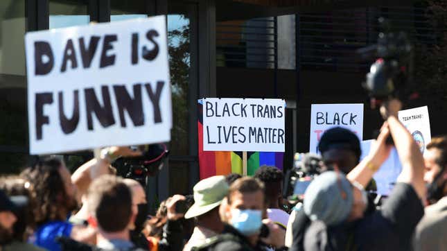 People rally in support of the Netflix transgender walkout and others in support of comedy and free speech, on October 20, 2021 in Los Angeles, California.