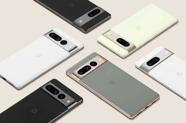 Imagen para el artículo titulado Revelado el diseño del Google Pixel 7 Pro en un vídeo de unboxing filtrado