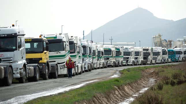 Image for article titled The Truckers&#39; Strike Phenomenon Moves To Spain