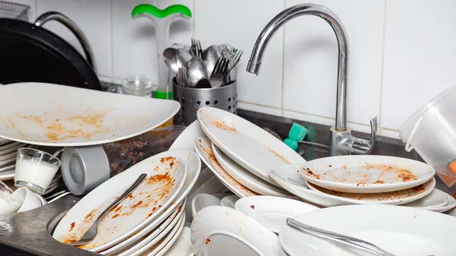 Image for article titled It&#39;s Time to Stop Pre-Rinsing Your Dishes