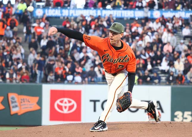 May 19, 2023; San Francisco, California, USA; San Francisco Giants starting pitcher Anthony DeSclafani (26) pitches the ball against the Miami Marlins during the first inning at Oracle Park.