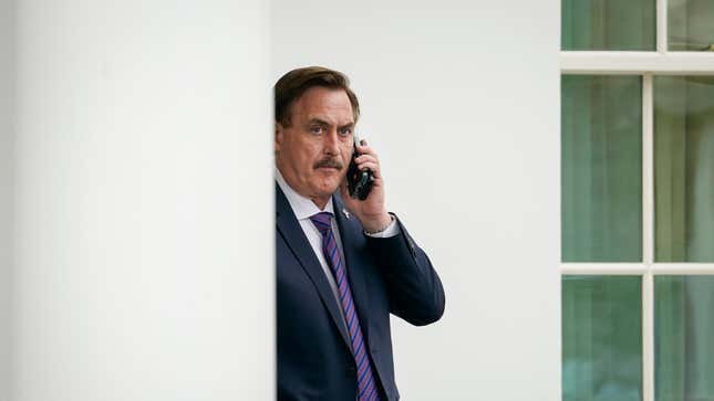 MyPillow gremlin Mike Lindell outside the White House on Jan. 15, 2021.