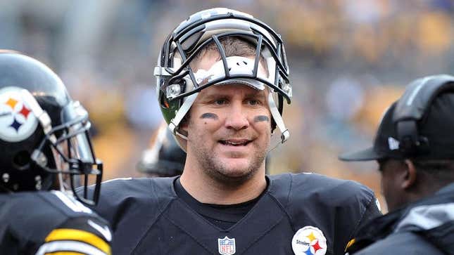 Image for article titled Troy Polamalu Lands On Injured Reserve After Feebleminded Ben Roethlisberger Accidentally Breaks His Neck