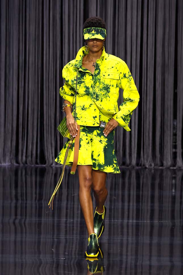 Image for article titled Milan Fashion Week 2022: Bodysuits, Thigh-High Boots, and Titty Twisters