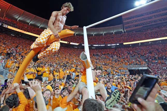 Image for article titled The 10 best college football games of the 2022 season