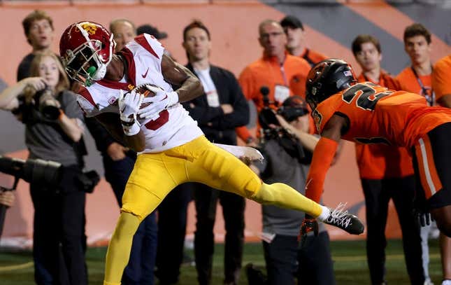 Sep 24, 2022; Corvallis, Oregon, USA;  USC Trojans wide receiver Jordan Addison (3) makes a catch for a touchdown against the Oregon State Beavers in the second half at Reser Stadium. The touchdown was the game winner as Trojans defeated Beavers 17-14.