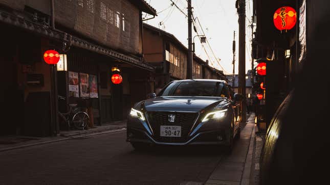 Image for article titled The 2019 Toyota Crown Is the RWD Japanese Luxury Cruiser the Avalon Should’ve Been