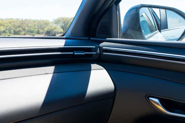 Image for article titled Here's How The Ford Maverick Compares To The Hyundai Santa Cruz