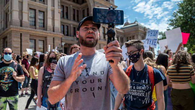 Image for article titled What Infowars Viewers Are Saying About The Alex Jones Trial