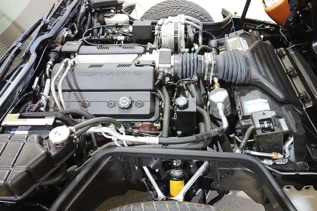Image for article titled At $49,900, Is This 116-Mile 1994 Chevy Corvette a Lucky Find?