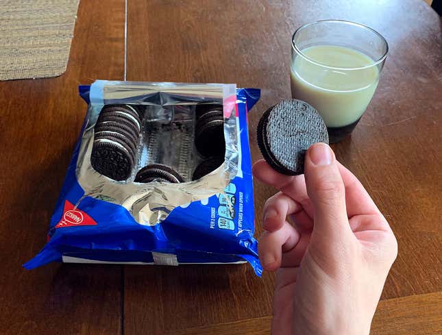 Image for article titled Life Can’t Have Been Easy For Oreo With One Cookie Inside-Out