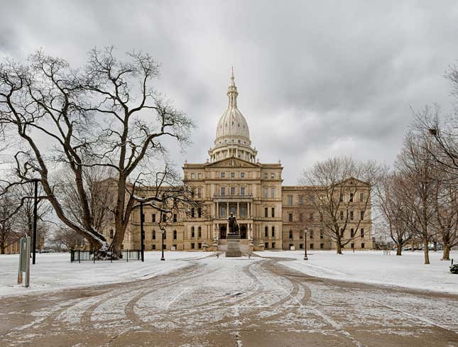 Image for article titled Michigan GOP Passes Legislation Rerouting Flint Drinking Water To Governor’s Mansion For Incoming Democrat