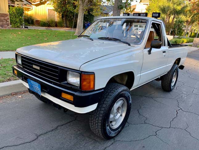 Could This 1985 Toyota 4x2 Pickup Get You To Lay Down $7,500?