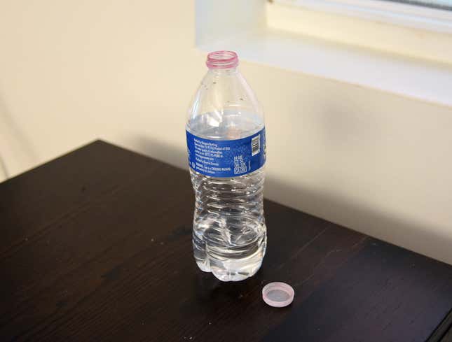 Image for article titled Lipstick-Covered Water Bottle Clearly Got Some Action Last Night