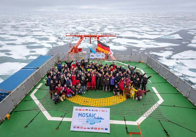 The MOSAiC scientists and support staff on the deck of the Polarstern vessel