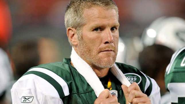 Image for article titled Brett Favre Getting That Retirement Itch Again