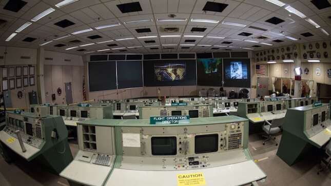 La sala de control antes de empezar la restauración en enero 2018.