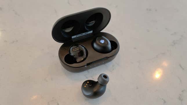 But in terms of usability, the iTeknic BH-006 shocked me with the creature comforts it offered for the price.