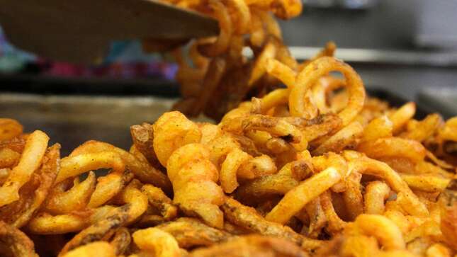 Imagen para el artículo titulado Un joven queda permanentemente ciego y sordo tras años alimentándose solo de comida ultraprocesada