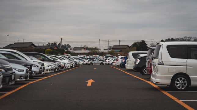 Image for article titled Inside Japan's Biggest Used Car Auction