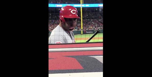 Joey Votto Treats Heckler With The Appropriate Level Of Respect