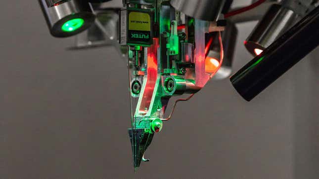 Neuralink’s brain surgery robot.