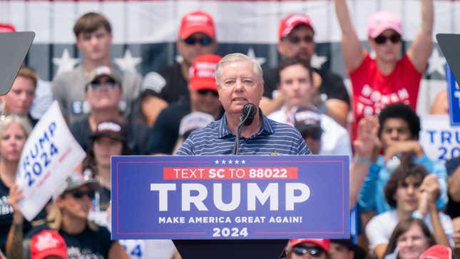 Image for article titled Lindsey Graham Was Viciously Booed at a Trump Rally in His Home State