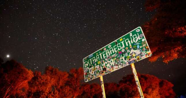 Snowden cuenta lo que sabe sobre el Área 51 y los extraterrestres. Malas noticias para los creyentes