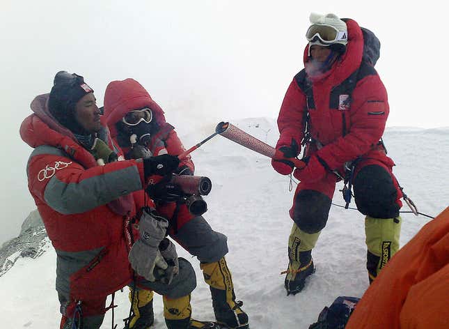 En el Everest no hay "zonas muertas" con las bacterias y microorganismos 