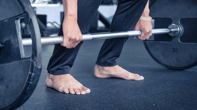 Image for article titled Is It Really Safe to Lift Barefoot?
