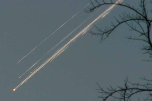 Image for article titled In Photos: Remembering the Columbia Space Shuttle Disaster 20 Years Later