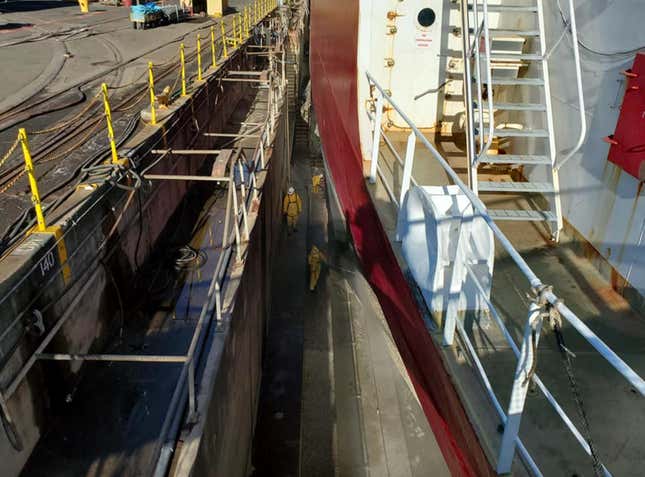 Image for article titled The Way The U.S. Coast Guard Replaces Its Largest Ship's Motor Is Mind-Blowing