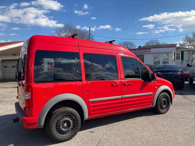 Image for article titled At $12,995, Could You Connect With This 2012 Ford Transit Connect?