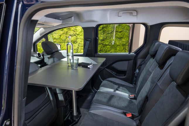 Image for article titled The Mercedes-Benz Concept EQT Marco Polo1 Takes the EV Van Overlanding