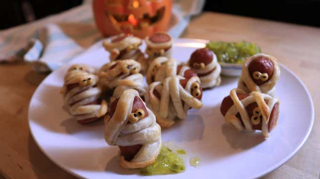 Image for article titled 9 Creative Ways to Serve Pigs in a Blanket