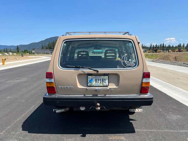 Image for article titled At $6,000, Is This 1985 Volvo 240 Wagon A Holy Grail Deal?