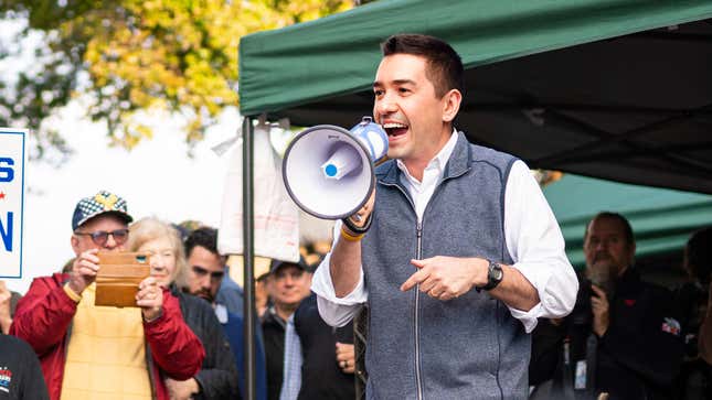 Image for article titled Politician Still Gets Little Rush Every Time He Pretends To Be Like Poor Person