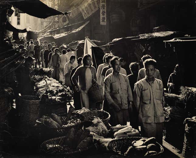 Image for article titled The spirit of old Hong Kong lives on in these black-and-white images by master photographer Fan Ho