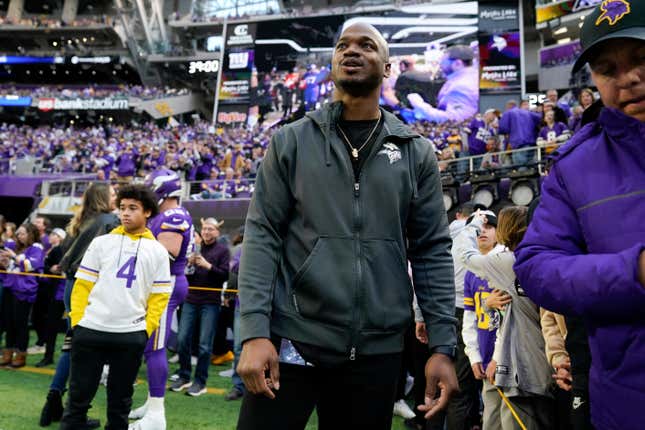 AP wants to play again — at age 38