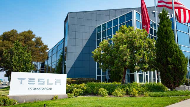 Courtroom Orders Tesla to Re-Rent Professional-Union Worker Fired in 2017