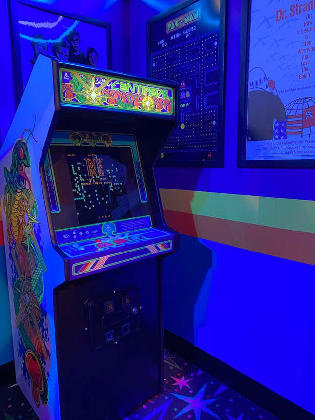Image for article titled The 21 Coolest (and Scariest) Things We Spotted at &#39;Stranger Things: The Experience&#39;
