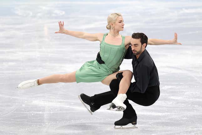 Image for article titled Passion and Pantsuits: The 2022 Olympics Ice Dancing Costumes Do Not Disappoint